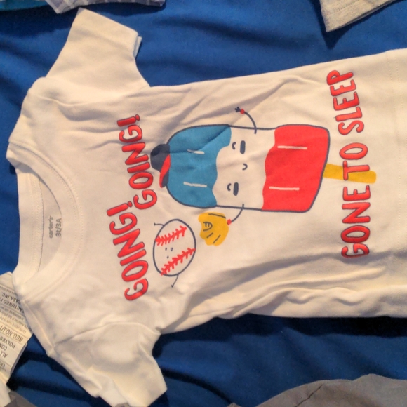 Carter's 3T Baseball shirts - Picture 3 of 4